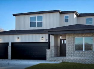 106 E Acacia Cir, Clever, MO 65631