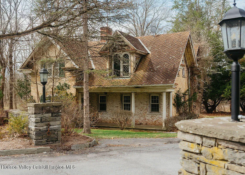7 Ferncliff Drive photo 1