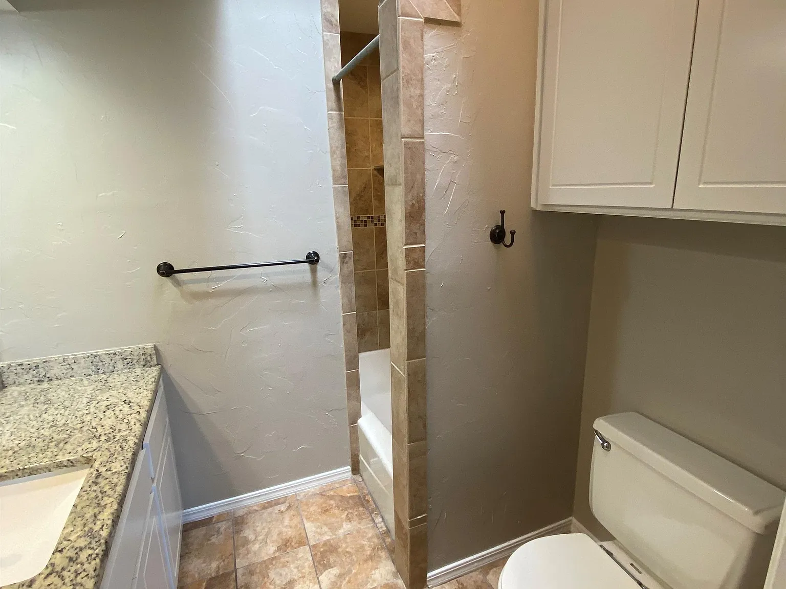 2 bed, 2.5 bath, 1680 sqft, $1,295 — Photo 4