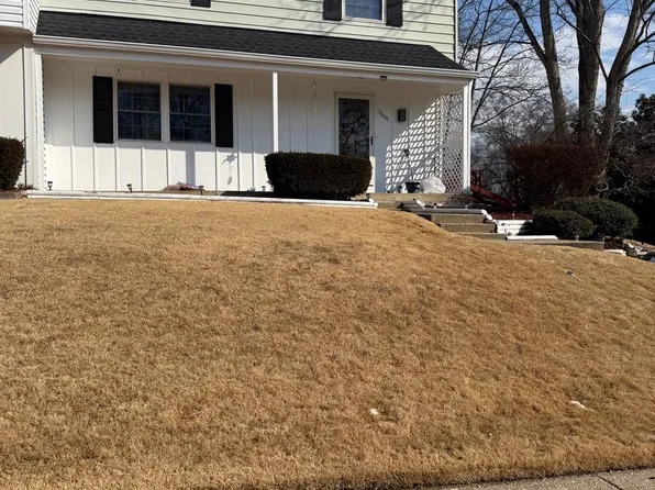 12661 Valleywood Dr, Woodbridge, VA 22192