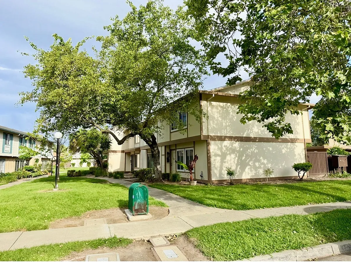 Building Photo - 27463 Ponderosa Ct