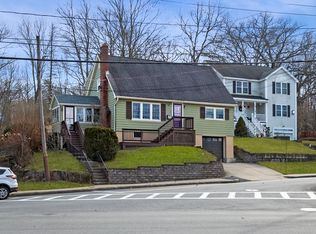 4 Bedford Rd, Woburn, MA 01801