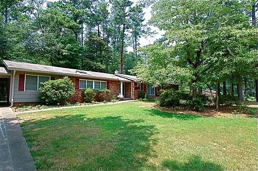 Close to Sandy Springs Library, Roswell Road, schools and I-285