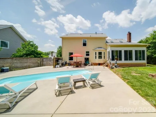 14313 Harlequin Dr, Charlotte, NC 28273