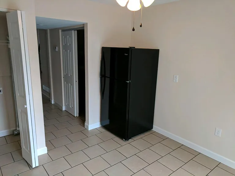 319 N Kimberlin St #B — Photo 7