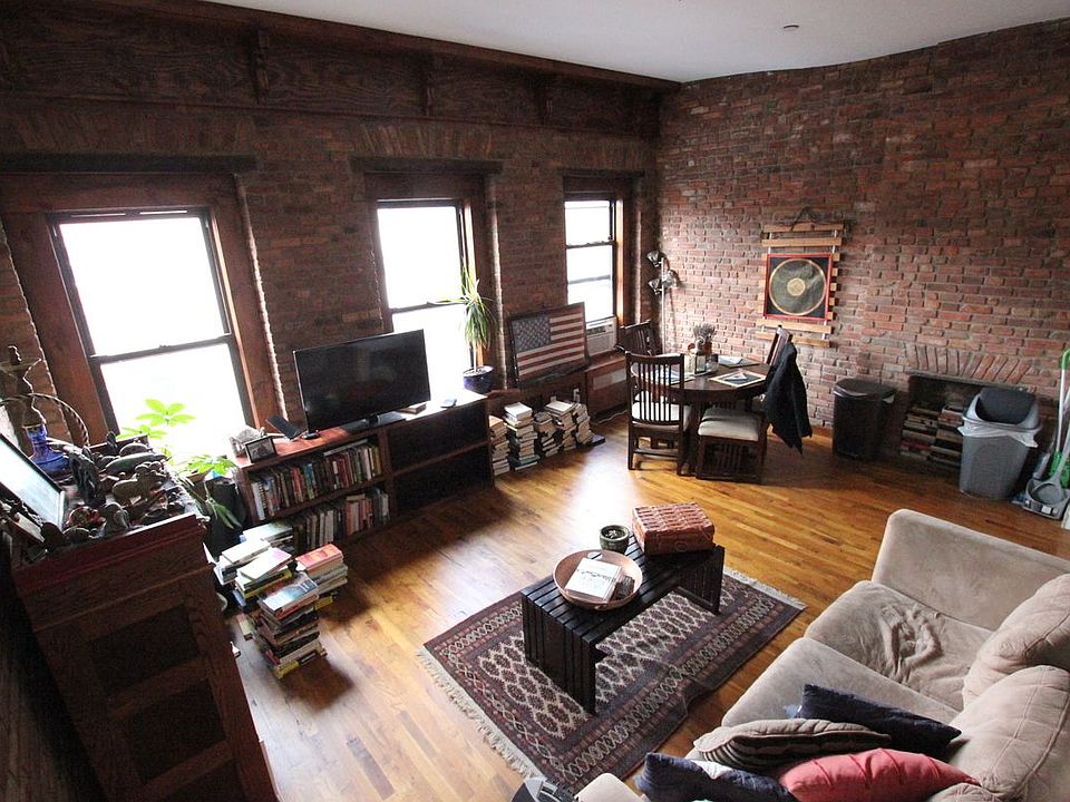 1st image of 374 Greene Ave