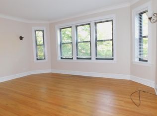 716 Reba Pl #2N, Evanston, IL 60202