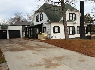 215 W Meadow St, Fayetteville, AR 72701