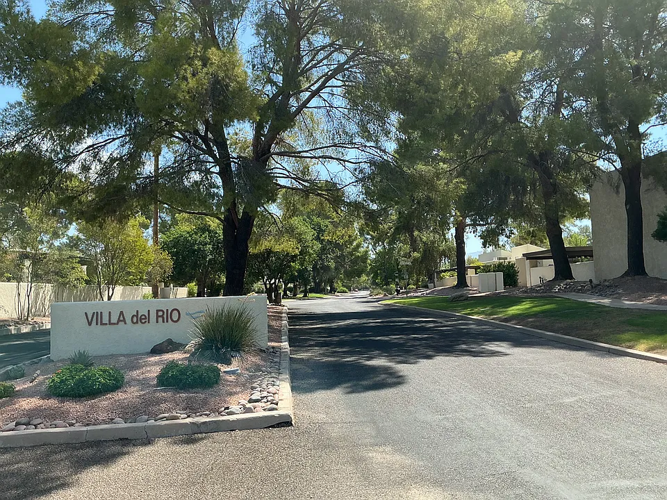 7169 E Chorro Cir