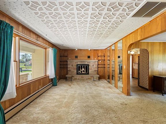 3rd image of 14 Meadowbrook Rd