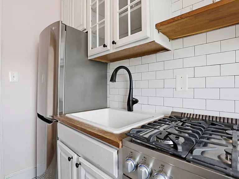 1365 Kennedy St NW #506 — Photo 4
