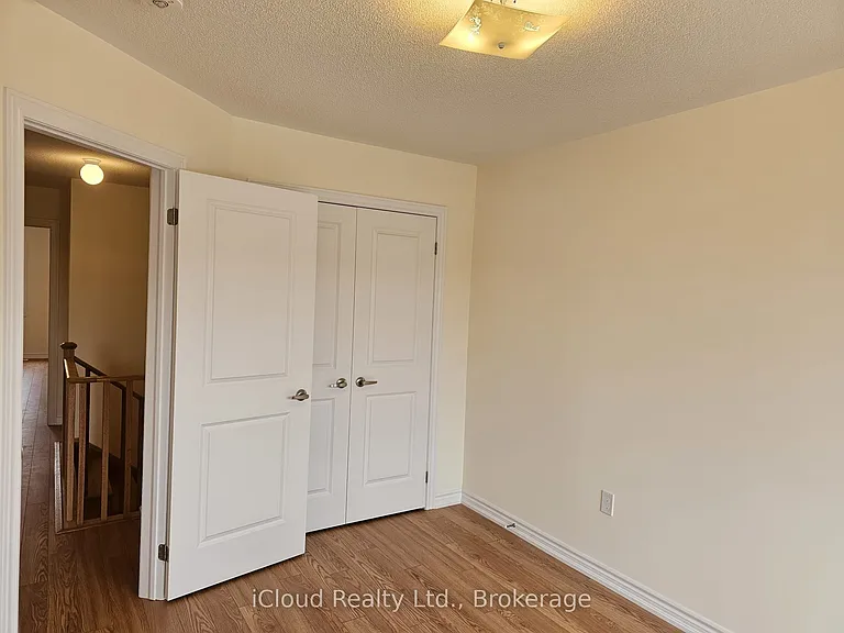 9 Durham Ave W — Photo 12