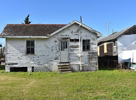 3rd image of 2164 L B Landry Ave