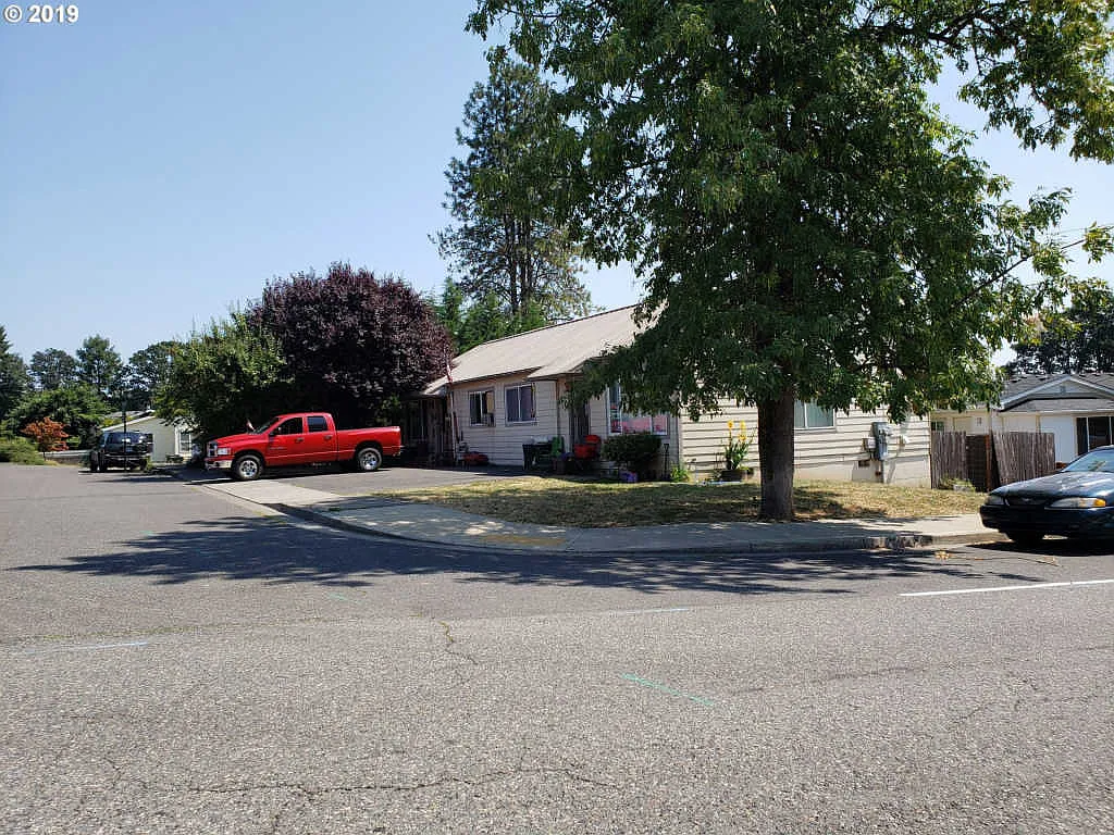 101 Oakwood Dr photo 1