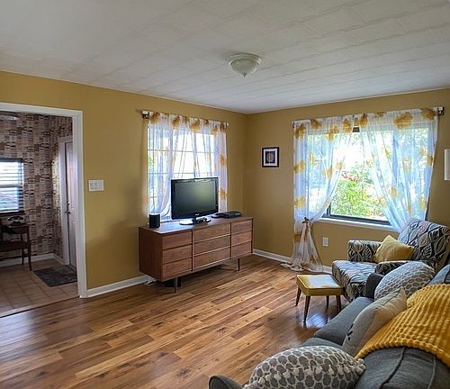 5th image of 5718 13th Ave S