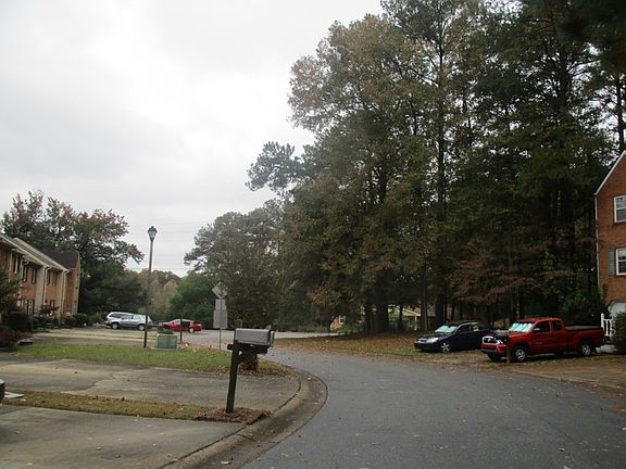 5th image of 1074 Westfield Trce SE