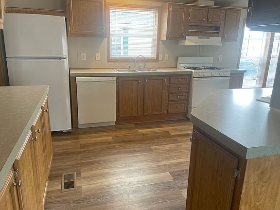 2nd image of 283 Red Oak Ct #283
