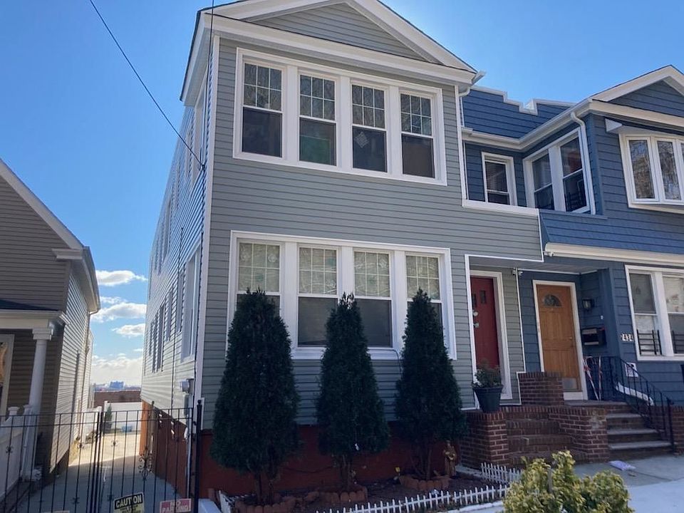 2nd image of 74-36 Parklane S