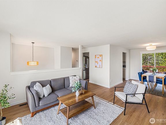 4th image of 6701 24th Street NE