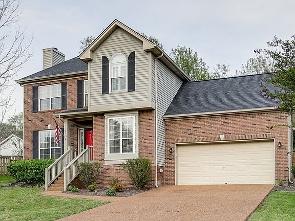 3rd image of 510 Clover Leaf Ln
