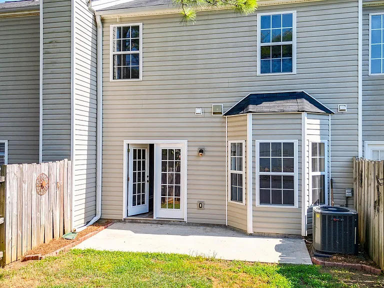 87 Benfield Cir — Photo 17