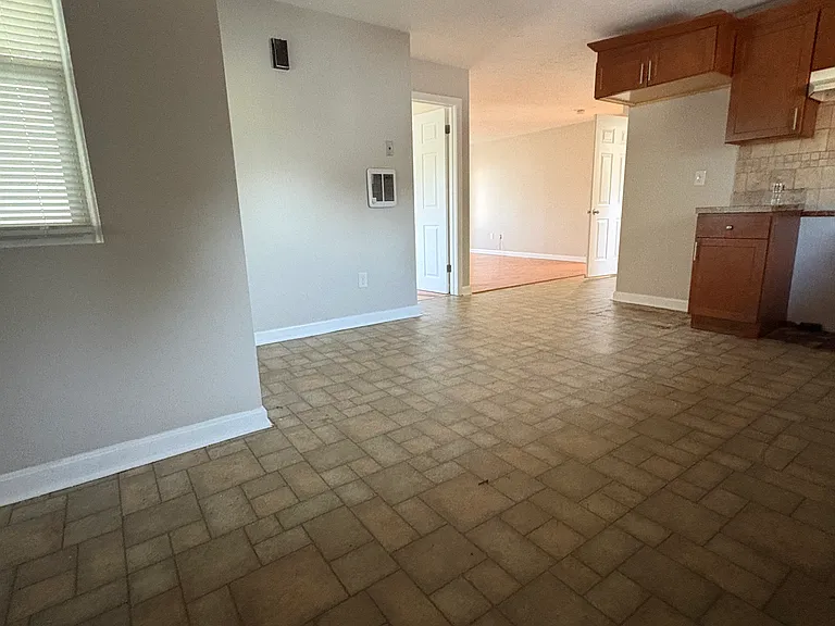 25 Coburn Ave #2.2 — Photo 8