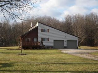 10210 Sampson Rd, Erie, PA 16509