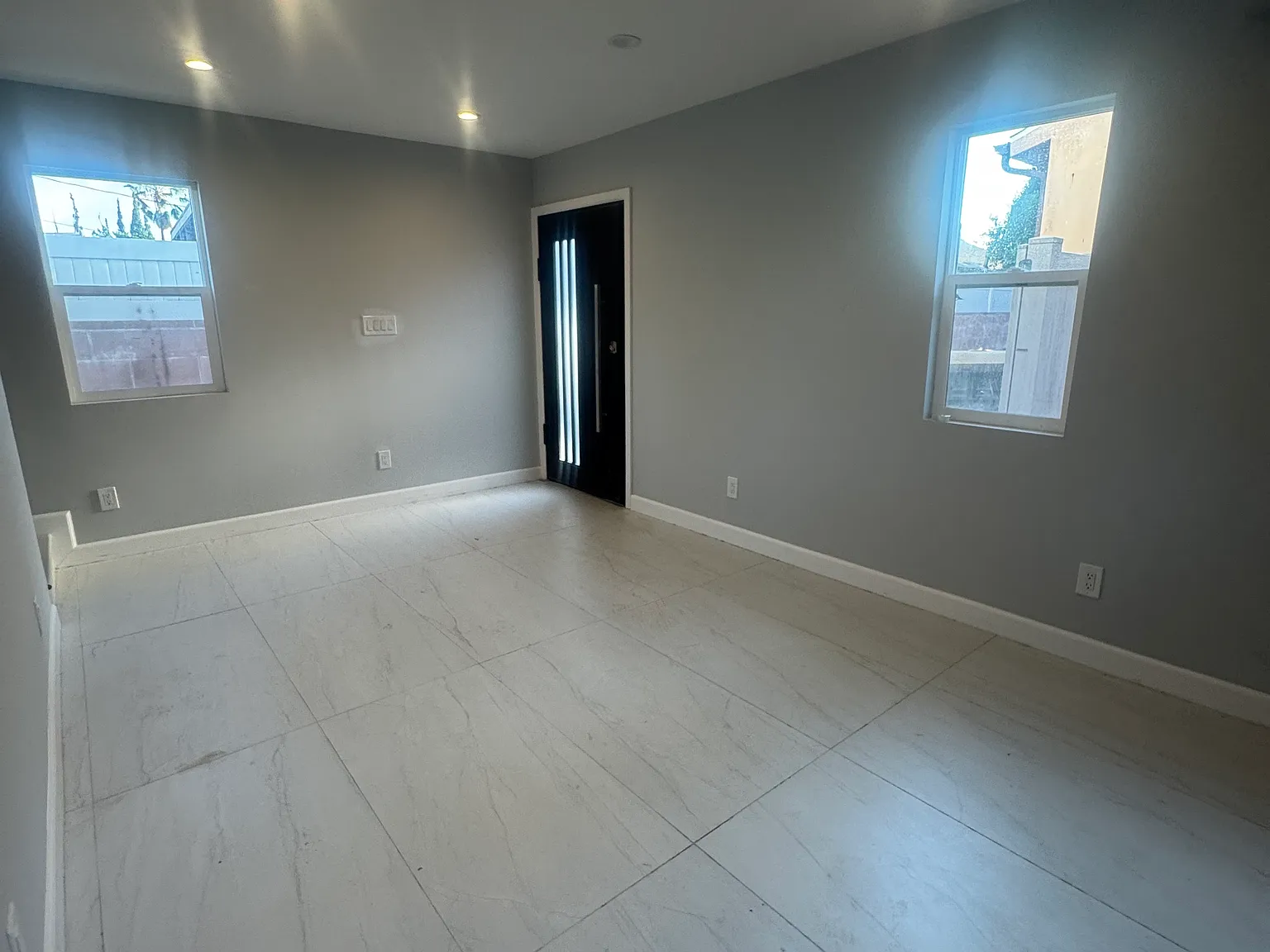 3 bed, 1200 sqft, $4,200 — Photo 2