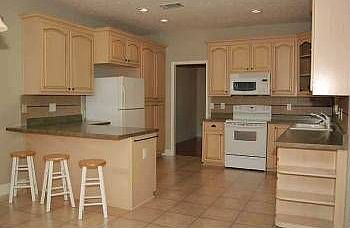 4th image of 708 Ethan Ln