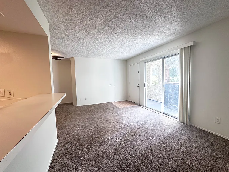 18209 Sierra Hwy — Photo 4