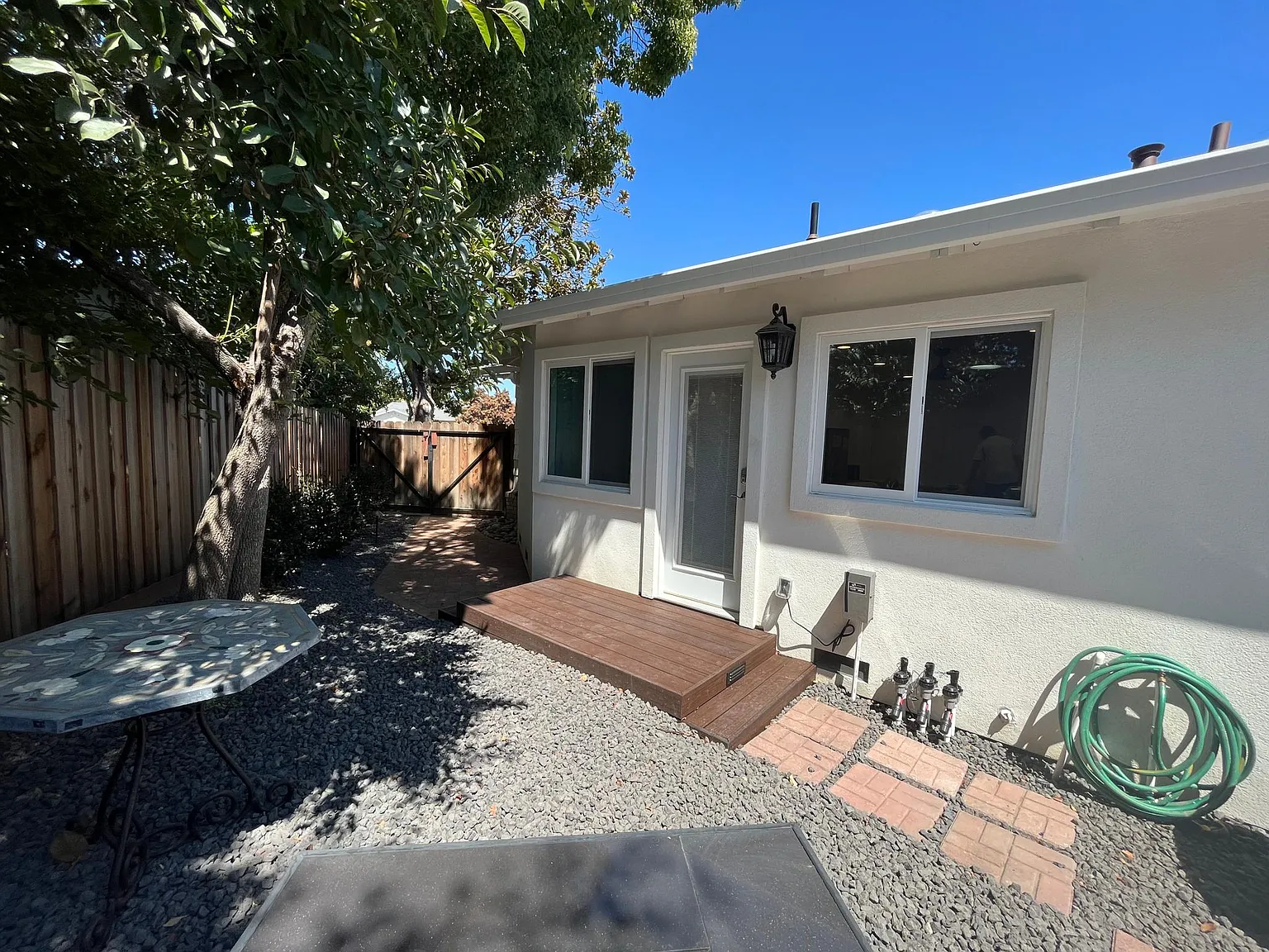 420 Ventura Pl photo 1