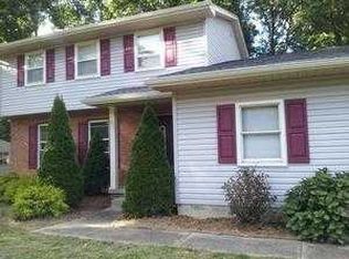716 Squirrel Hill Dr, Youngstown, OH 44512