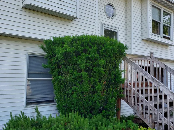 1409 Kenai Ct, Coralville, IA 52241