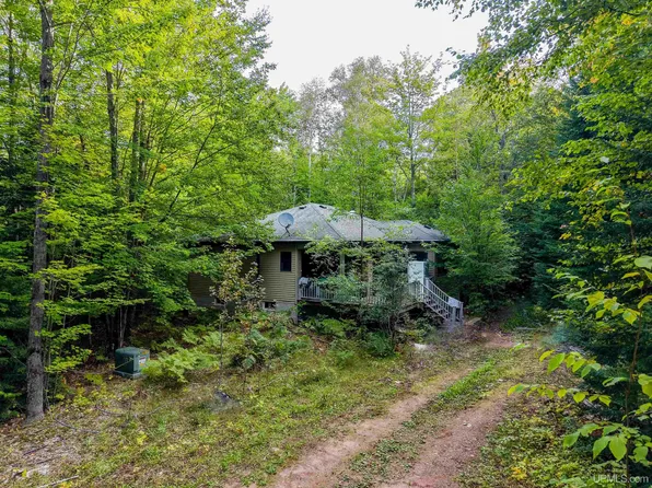 624 Co Road Kch Rd, Marquette, MI 49855