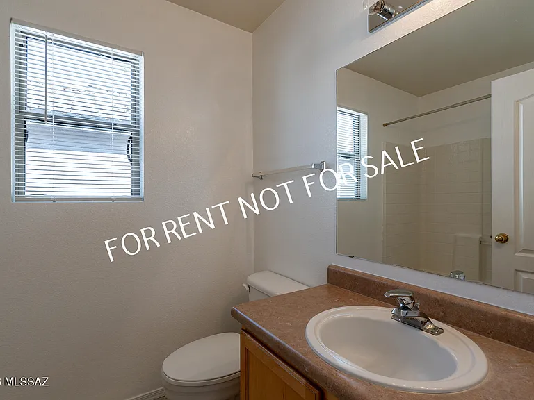 2439 W Rousseau St — Photo 34