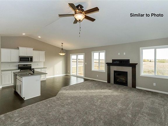 3rd image of 37 NW Gracewood Dr