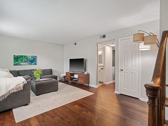 4th image of 7503 Zurich Dr #31