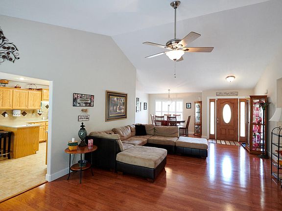 4th image of 263 Brookstone Dr