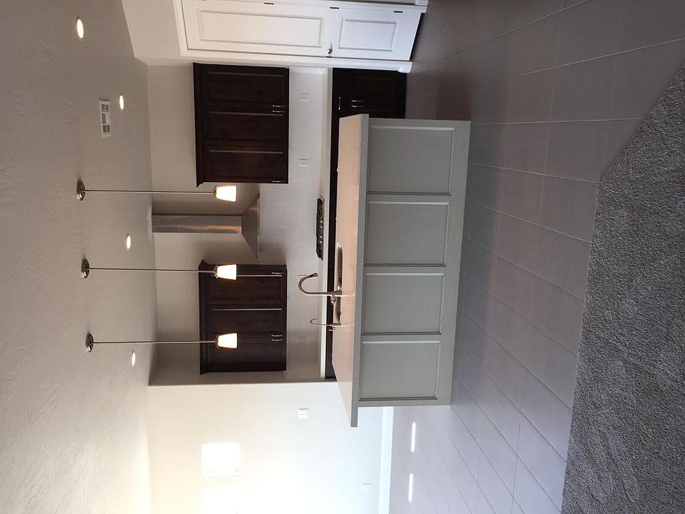 2nd image of 1936 N Vista Park Cir