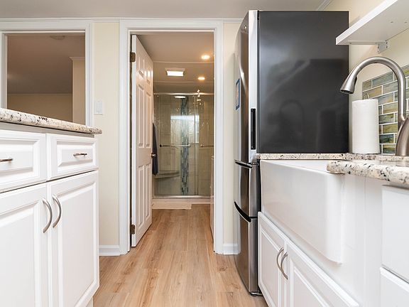5th image of 21 Houston St #7