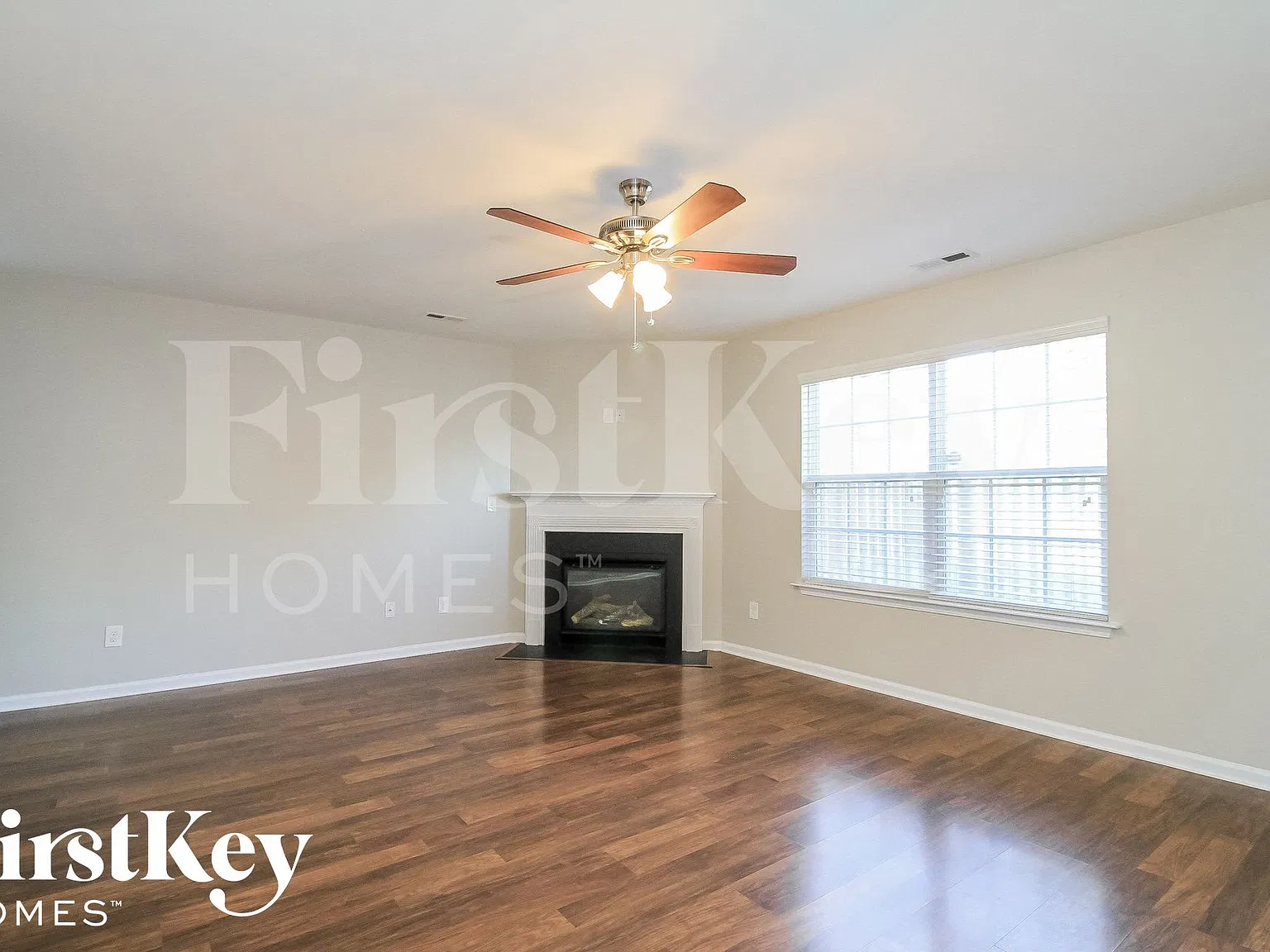 4 bed, 2.5 bath, 2239 sqft, $2,325 — Photo 3
