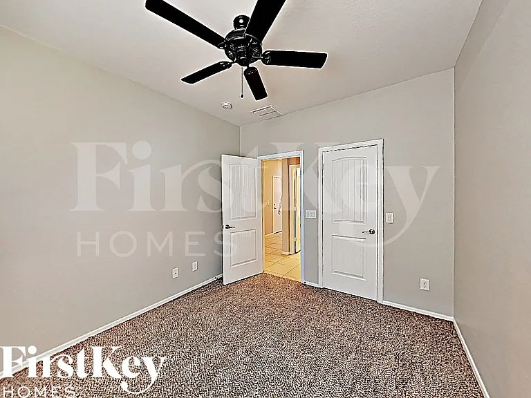 12061 W Rowel Rd — Photo 11