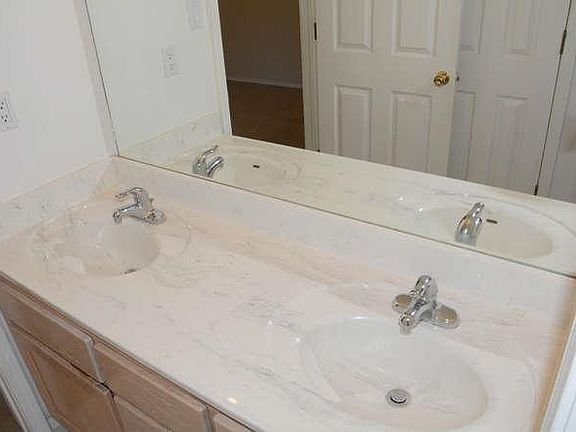 3rd image of 14 Shady Ln