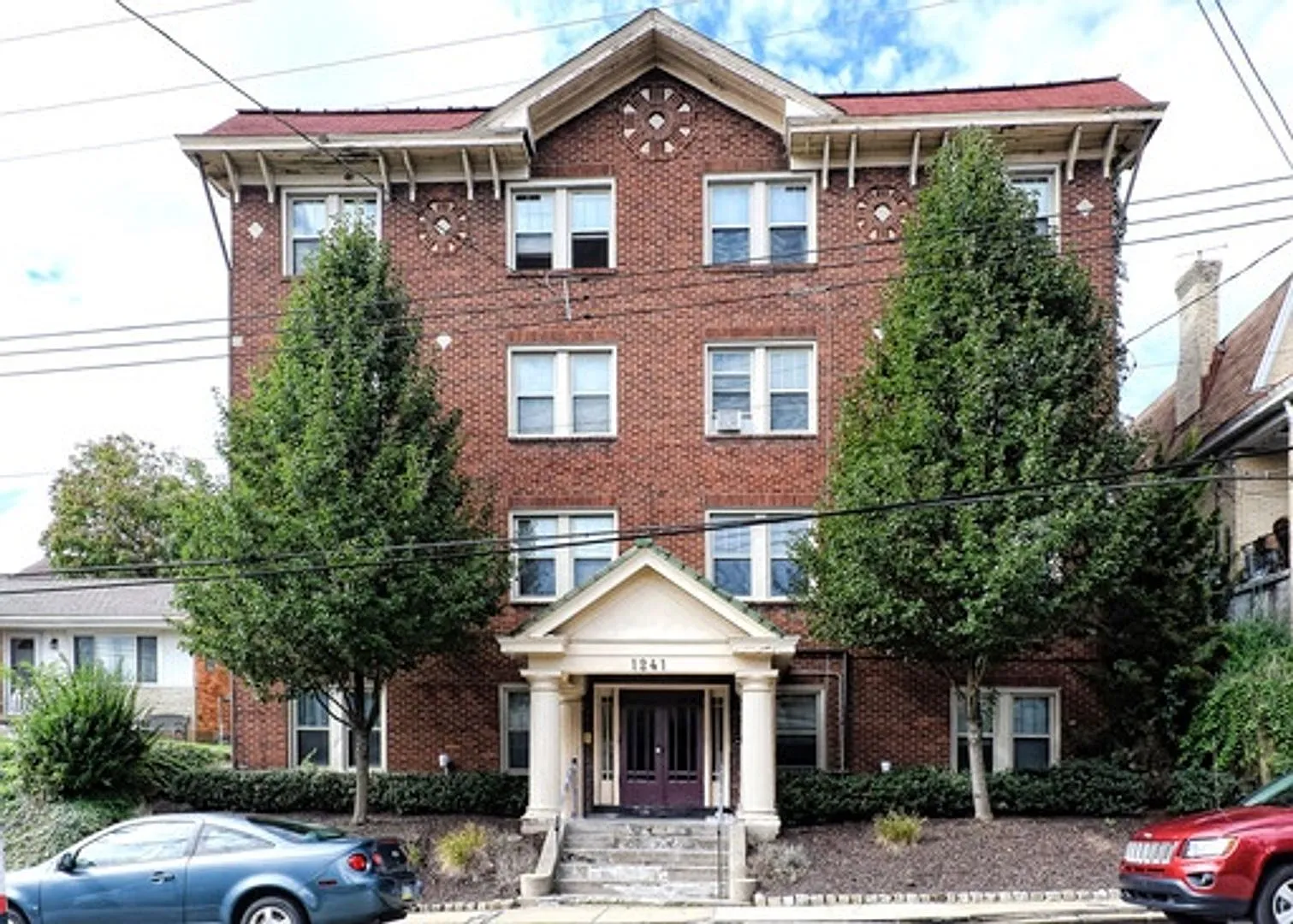 1241 Illinois Ave — Photo 2