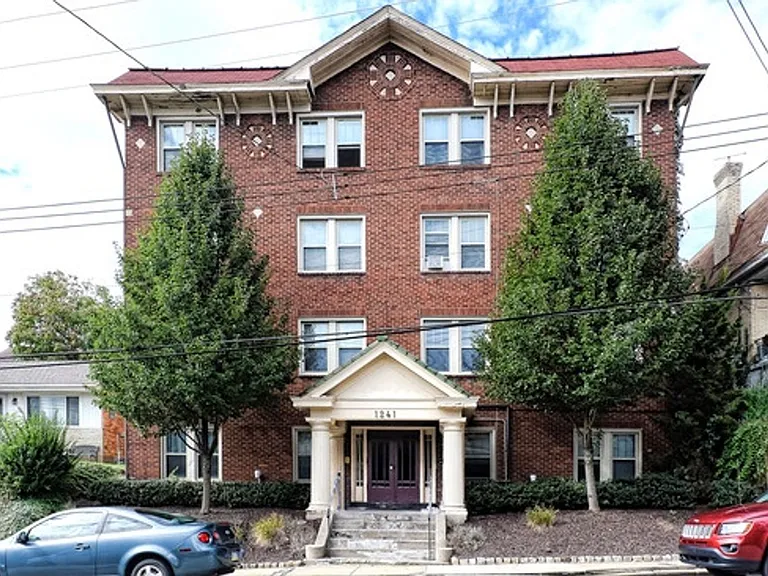 1241 Illinois Ave — Photo 2