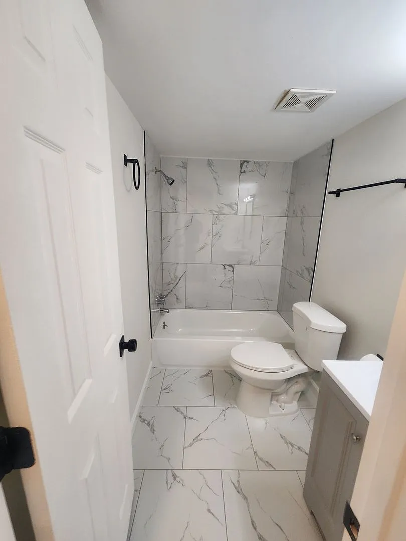 Charming Renovated 2BR/2BA Condo in Largo — Photo 2