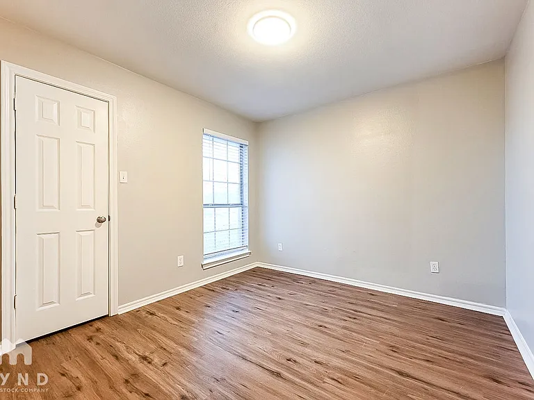 2526 Sunset Dr — Photo 13