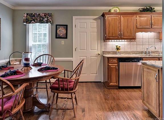 3rd image of 4724 Bristol Cir