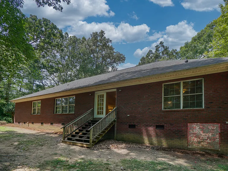 808 S Love Chapel Rd — Photo 18