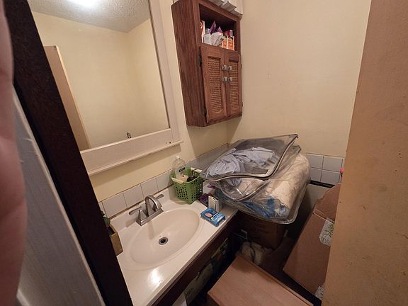 4th image of 1128 Hillman St